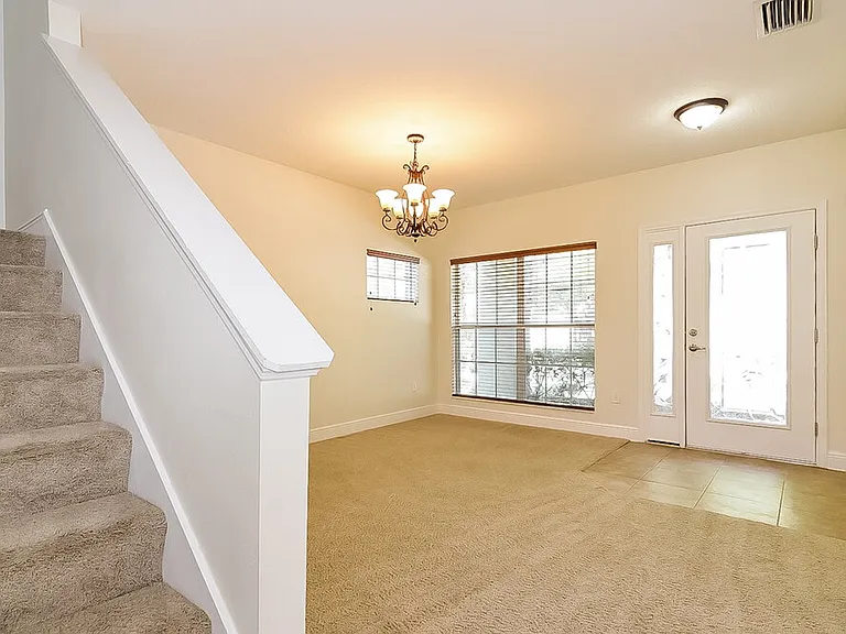 209 Fern Gulley Dr — Photo 2