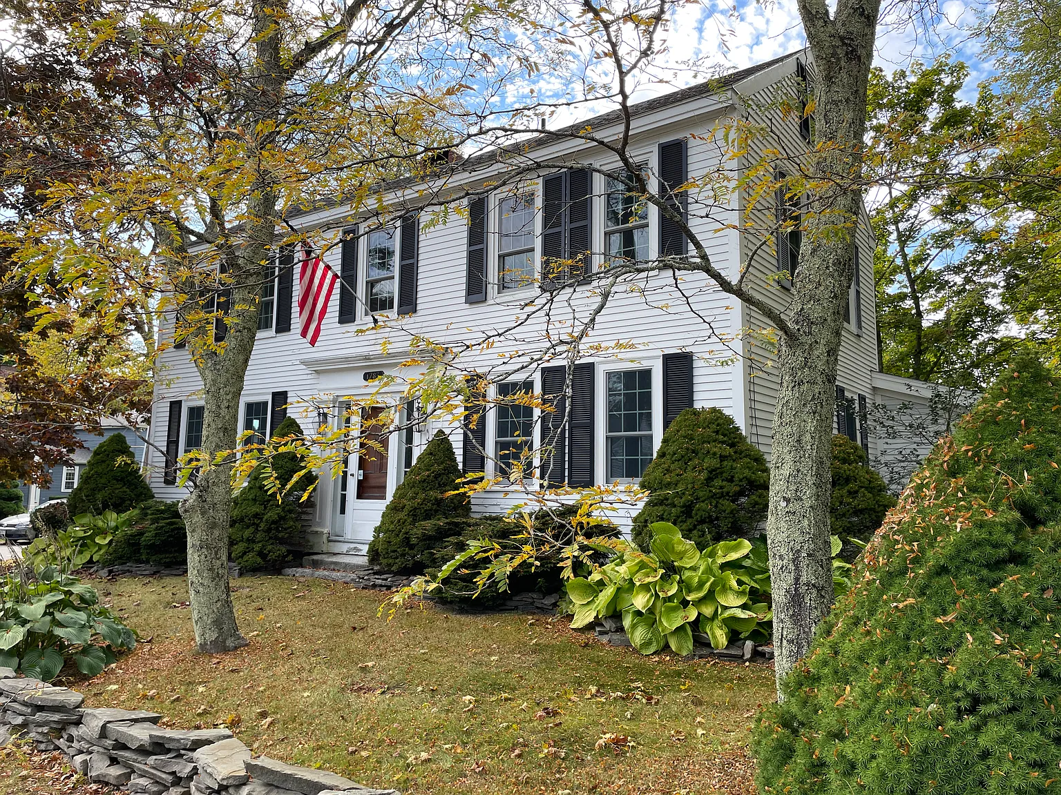 3 bed, 2400 sqft, $2,200 — Photo 1
