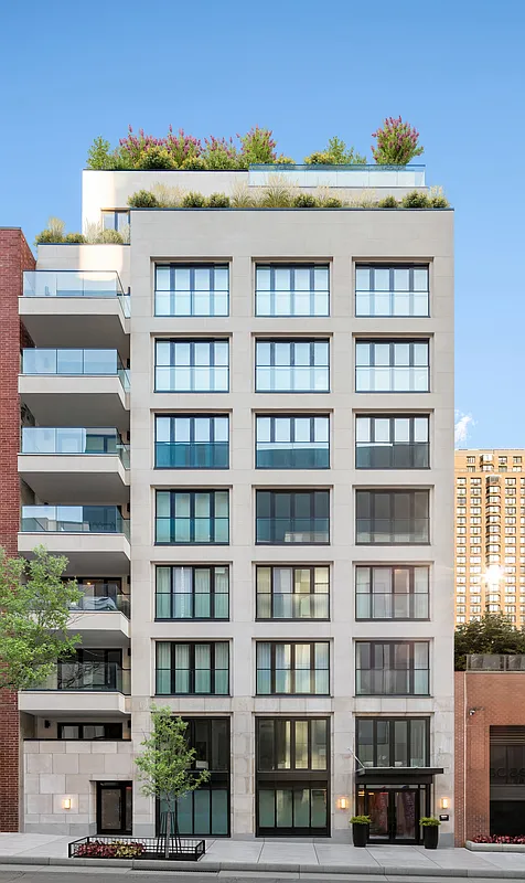 Gracie Green at 427 East 90 at 427 East 90th Street in