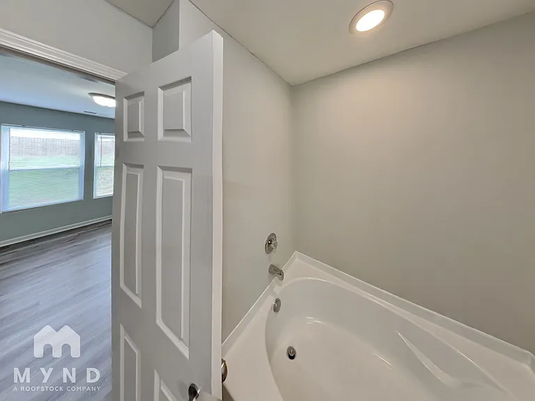 6108 Fazenda Dr — Photo 12