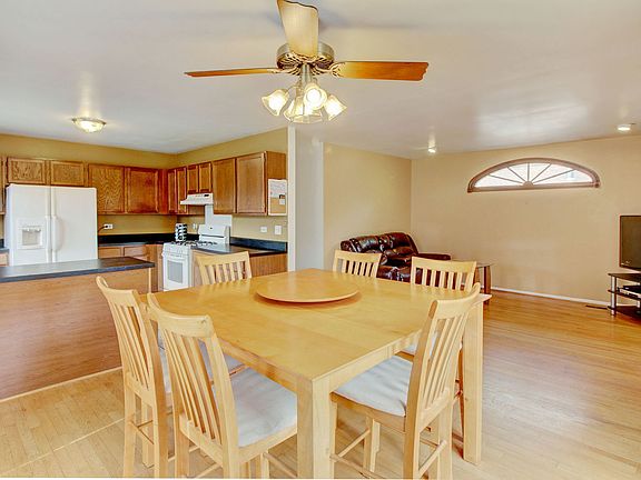 5th image of 23994 W Winthrop Pl