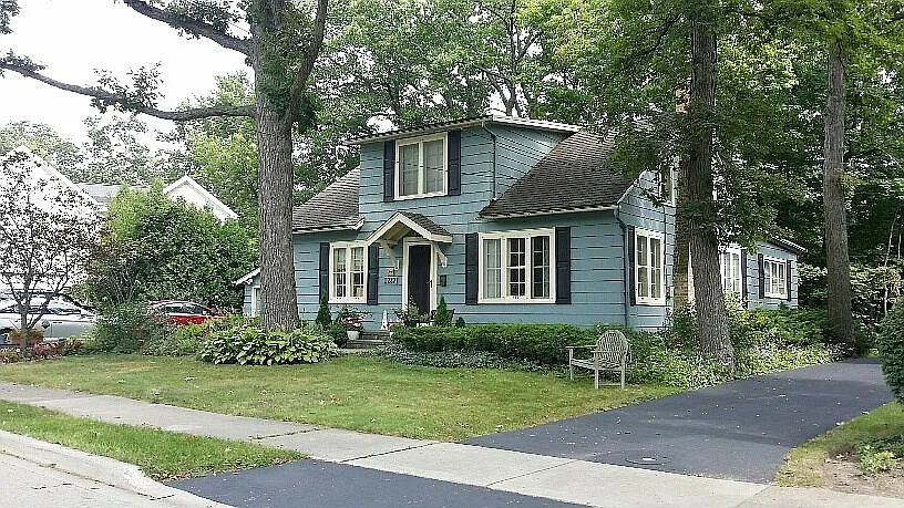 1287 Forest Ave photo 1