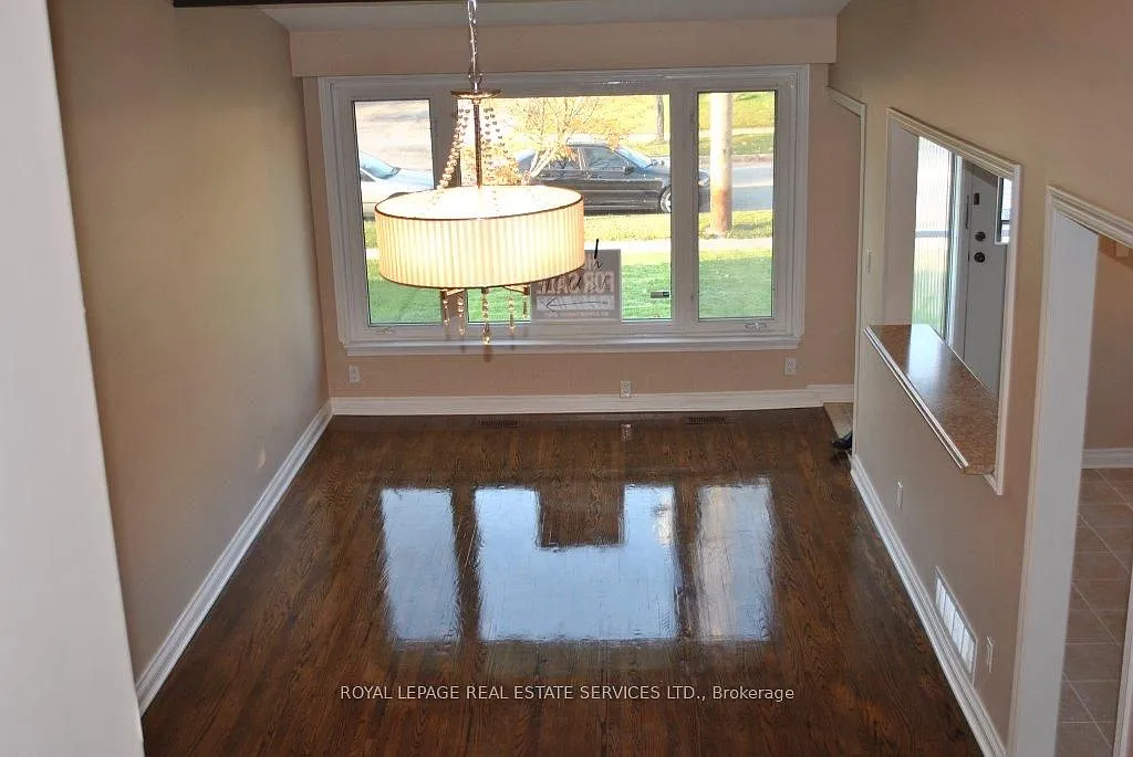 3 bed, $3,000 — Photo 2