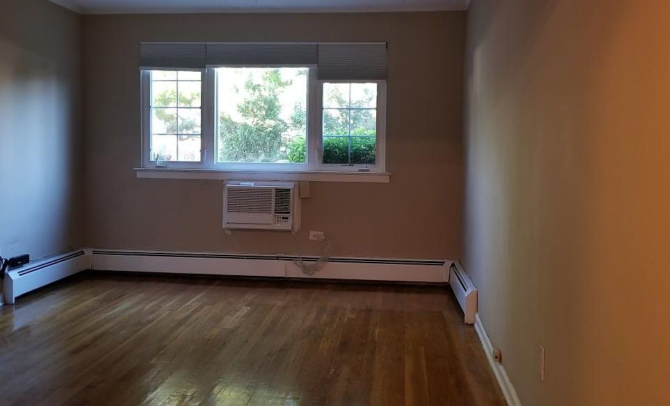 1st image of 3208 Spencer Dr #1