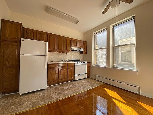 3rd image of 23-18 Steinway St #2