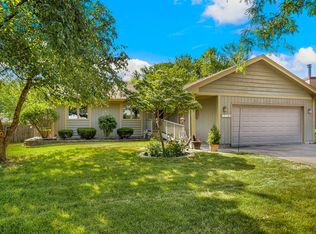 512 Shenandoah Trl, Elgin, IL 60123