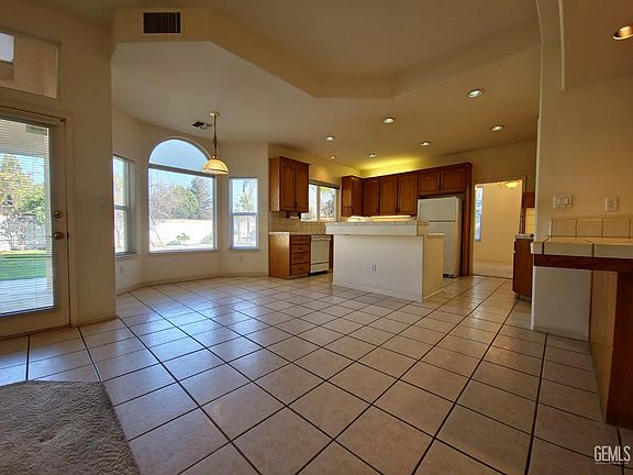 4th image of 1508 Fieldspring Dr