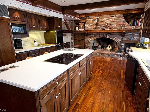 4th image of 120 Hunting Ln