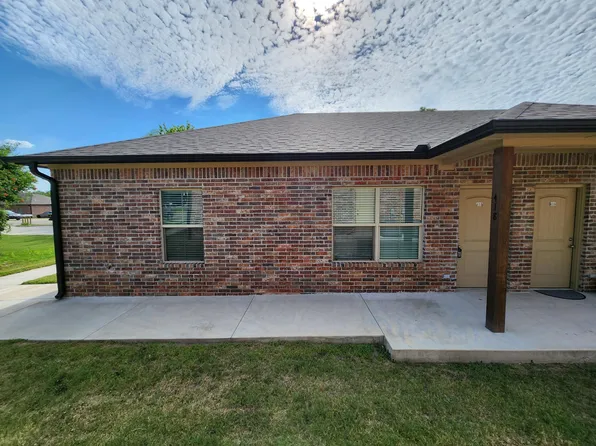 422 W 13th St, Ada, OK 74820