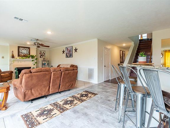 5th image of 1819 Park Oak Dr