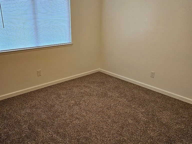 1748 E Beech Ave — Photo 5