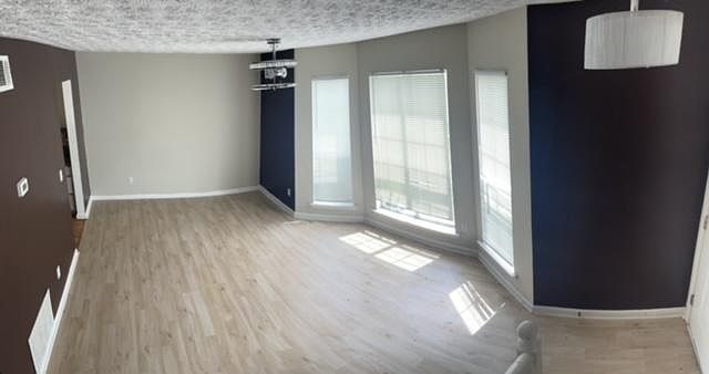 Spacious bay windows