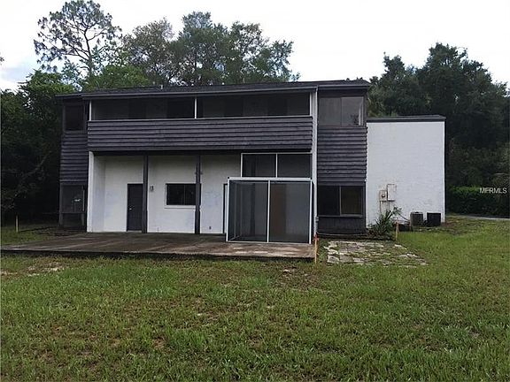 2nd image of 110 Wax Myrtle Ln