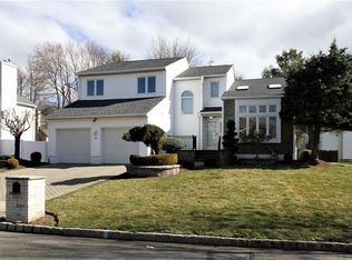 9 Nystrom Trl, Old Bridge, NJ 08857