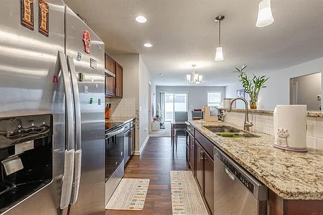 13361 Crescent Ridge Dr — Photo 4