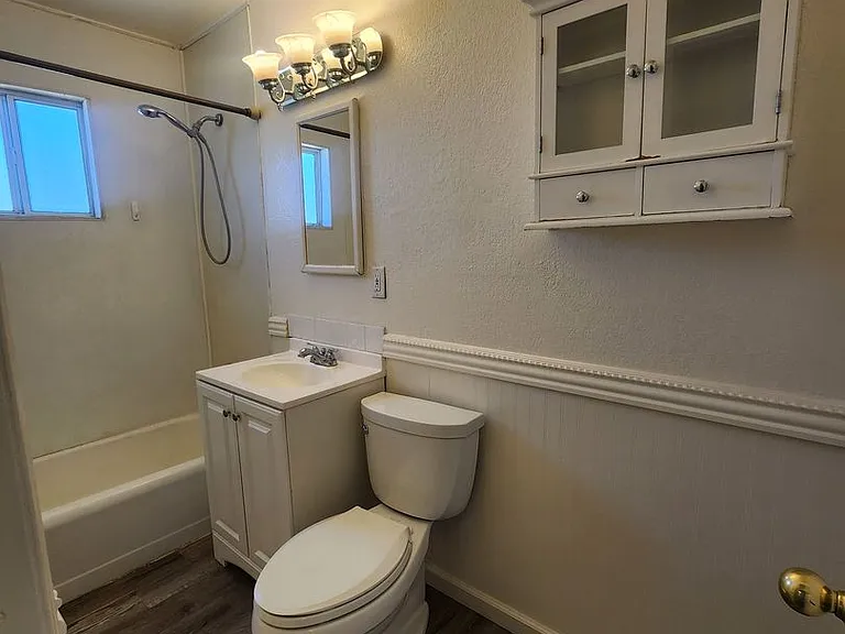 6686-6688 Yucca Ave — Photo 6
