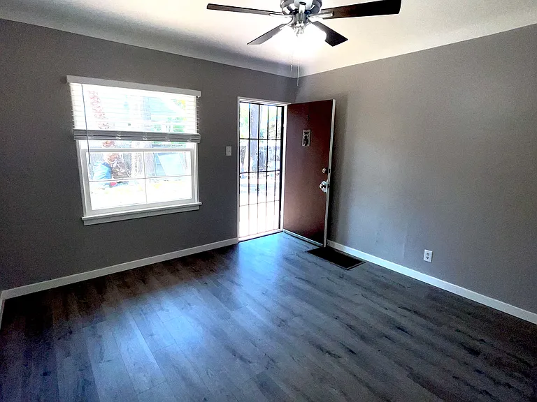 828 Linden Ave #3 — Photo 2