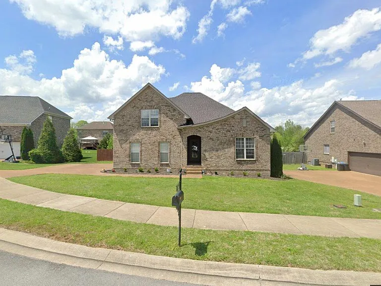 116 Jameson Pl — Photo 1