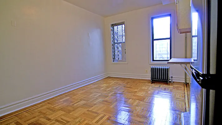 Rented by Tryax Realty Management | media 13