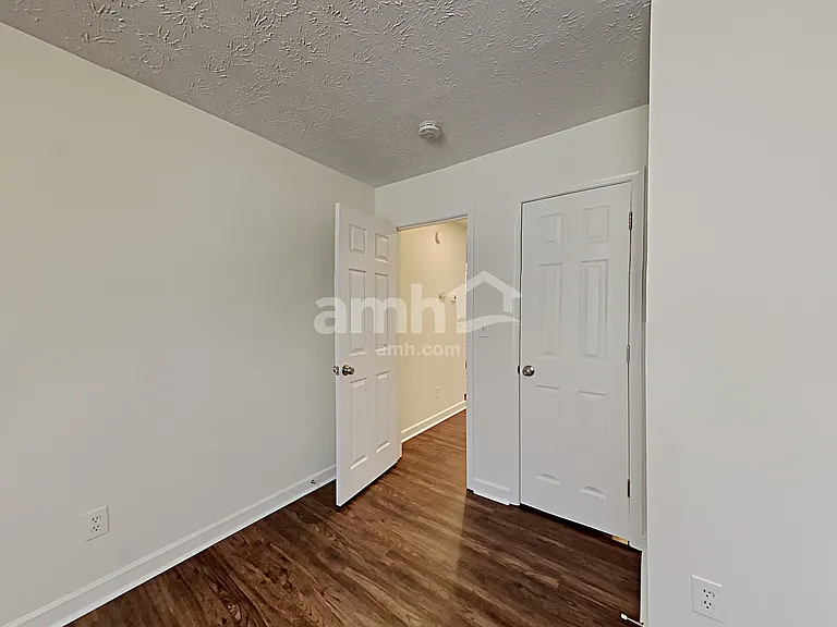 1772 N Oak Dr — Photo 24
