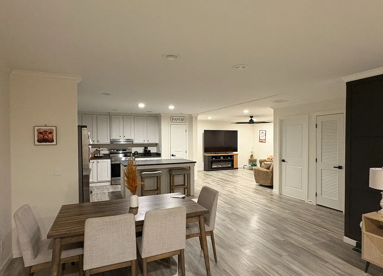 4 bed, 2280 sqft, $2,000 — Photo 4