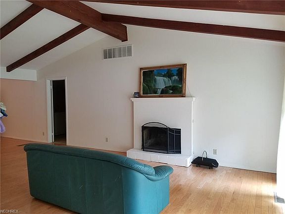 4th image of 2414 Elmwood Dr