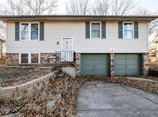 112 Erin St, Buckner, MO 64016