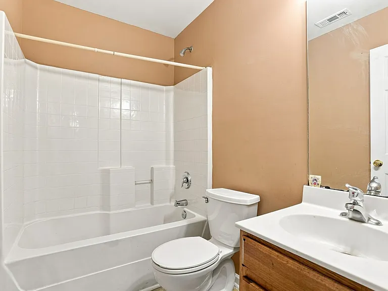 926 Oakshire Cir — Photo 31