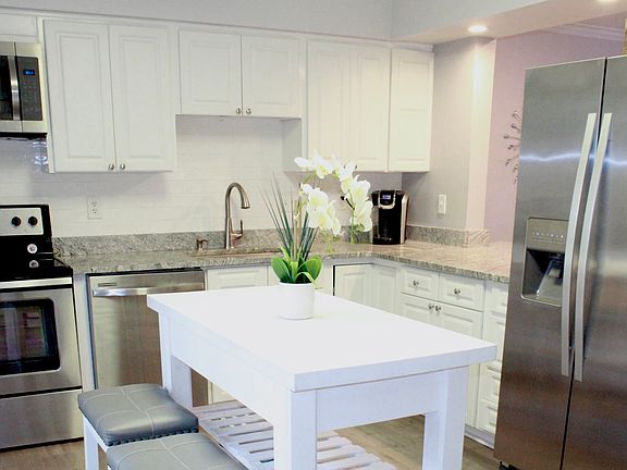 4th image of 308 S Bungalow Park Ave Unit C
