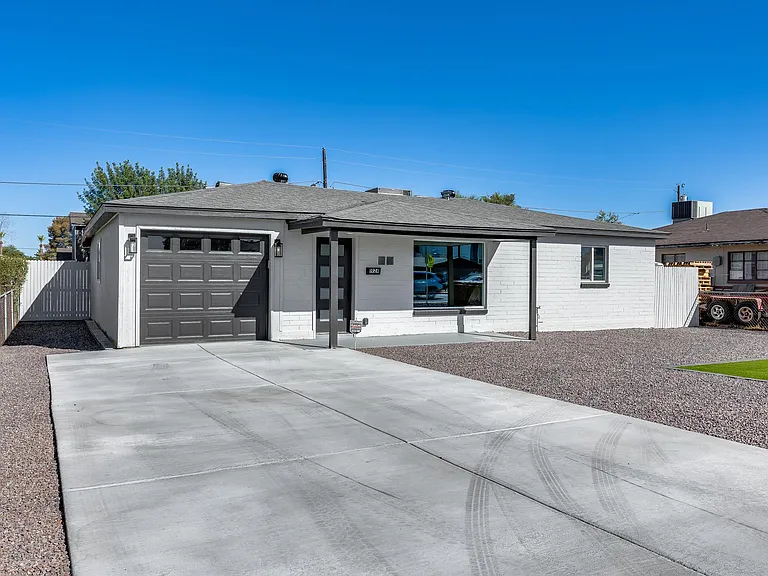 1923 E Osborn Rd — Photo 4