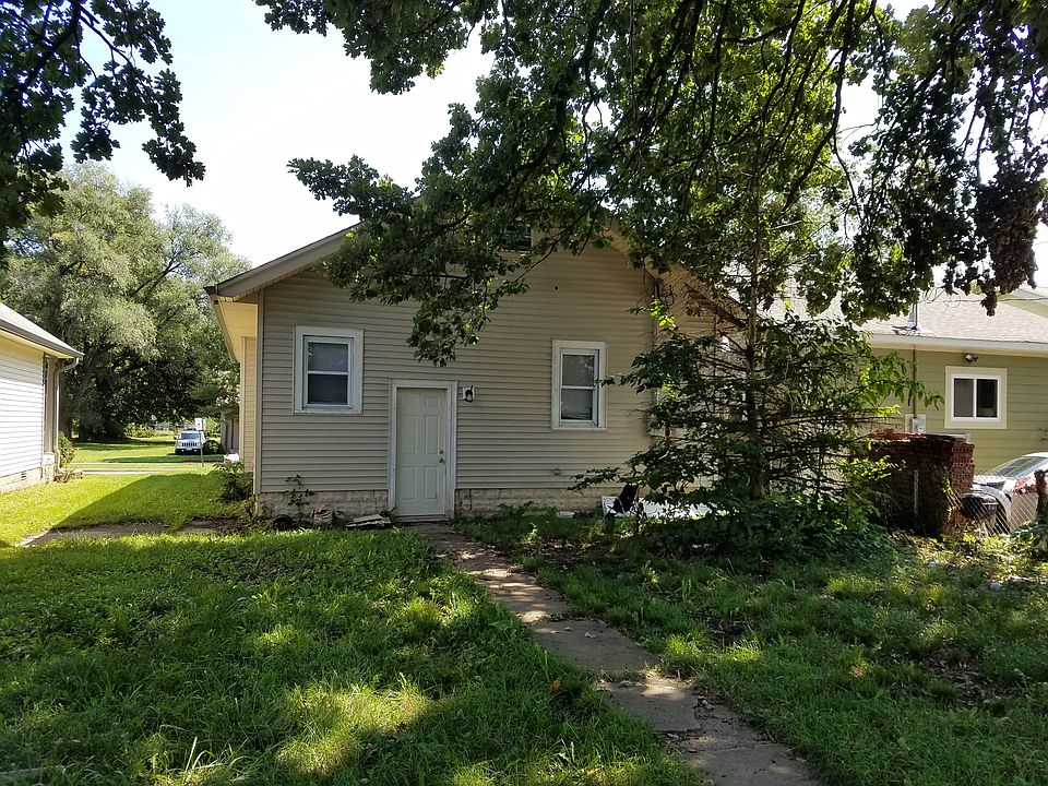 2nd image of 1114 N Tremont St