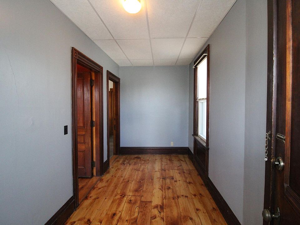 Entry room