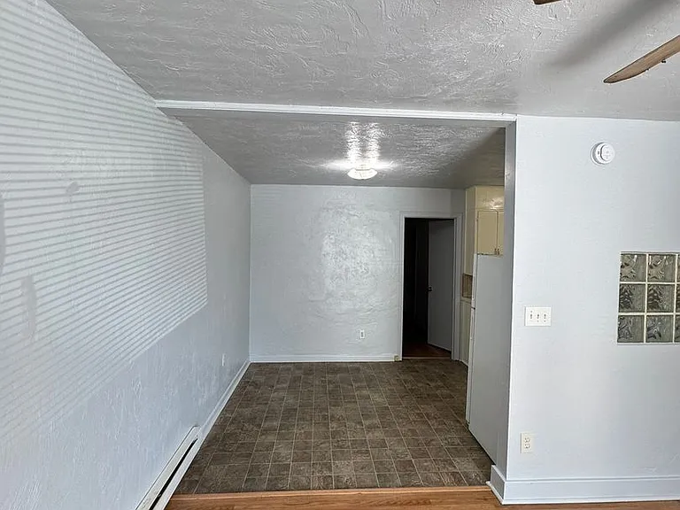 417 Lyon St SE — Photo 9