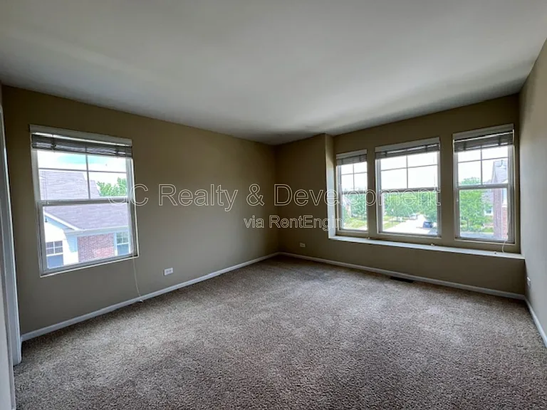 498 Grosvenor Ln — Photo 25