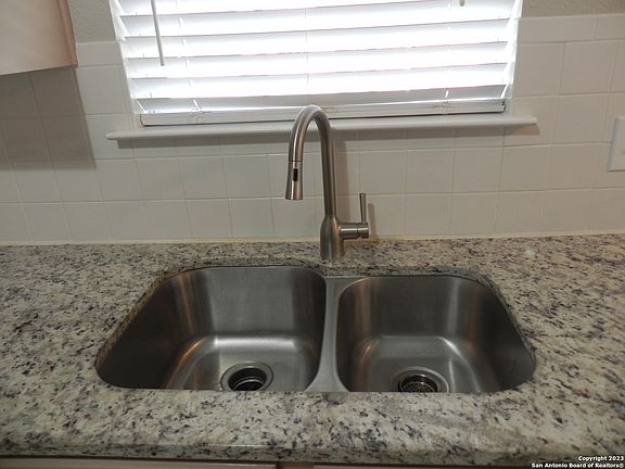 4th image of 79 Chapel Hill Cir #79