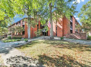 107 N Elm St APT 108, Champaign, IL 61820