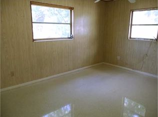 811 Lakeside Dr, Largo, FL 33778