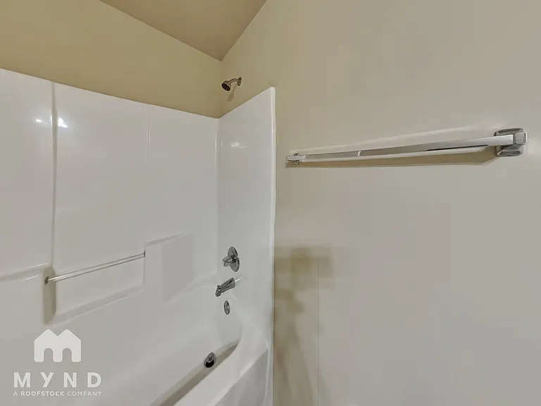 125 Tyre Dr — Photo 20