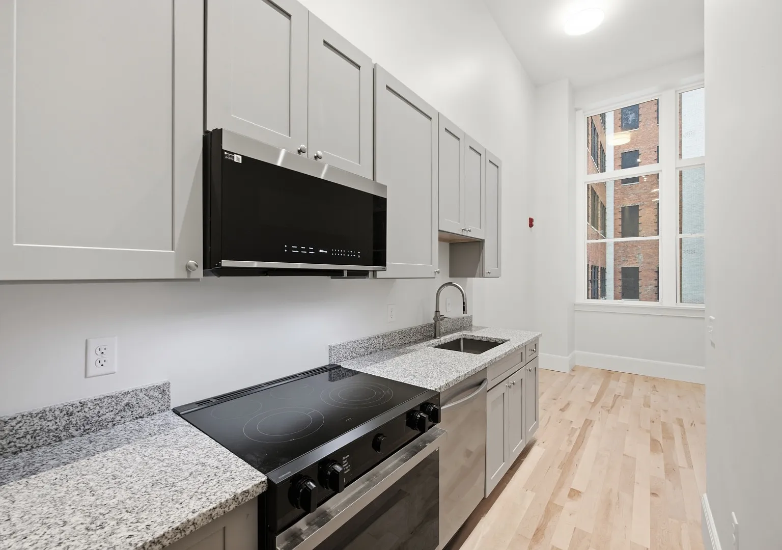 130 Pearl St - 103 — Photo 2