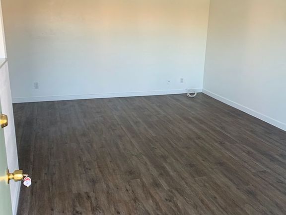 5th image of 4250 Parks Ave #15