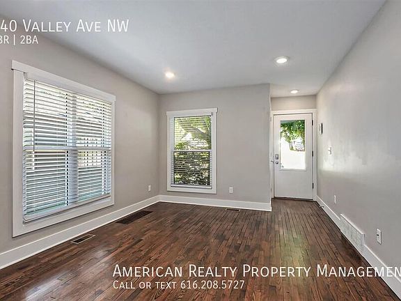 4th image of 940 Valley Ave NW