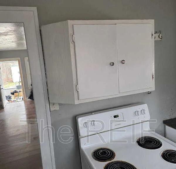 1023 Barrie Ave — Photo 12