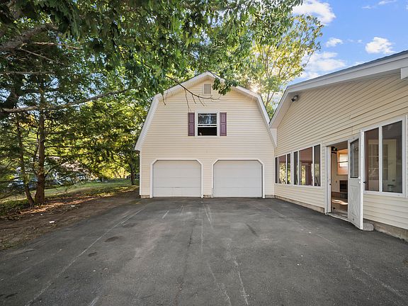 4th image of 29 Thompson Road