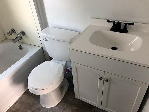 3rd image of 113 E 30th St #2