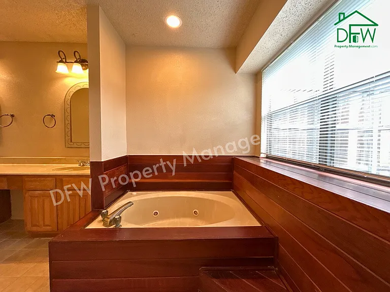 2412 Amber Hill Ln — Photo 60