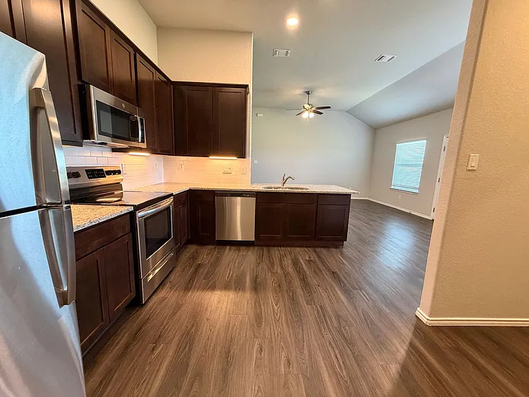 Come live in Knox Ridge! — Photo 28