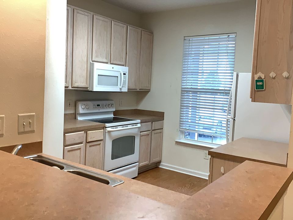 2nd image of 273 Connemara Dr Unit B
