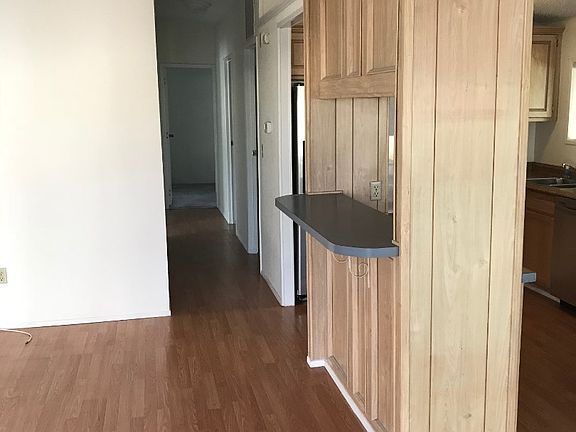 5th image of 13934 Wisteria Ave