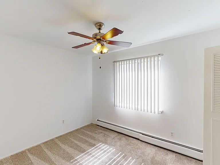 Outer Drive Manor Apartments — Photo 21