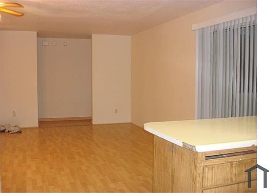 5th image of 8292 Summer Falls Cir